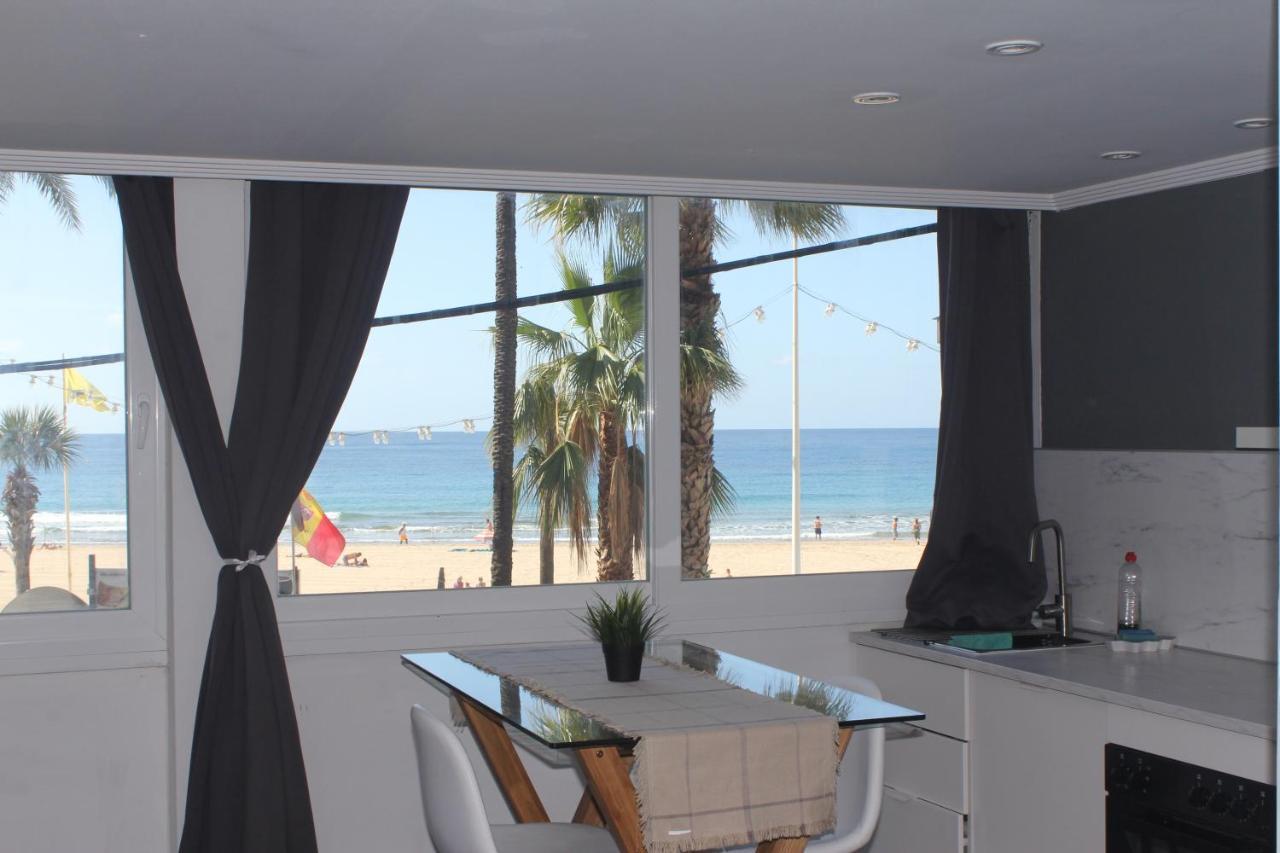 Apartamento frente al mar, moderno con aire acondicionado, parking y free Wi-Fi Benidorm Exterior foto