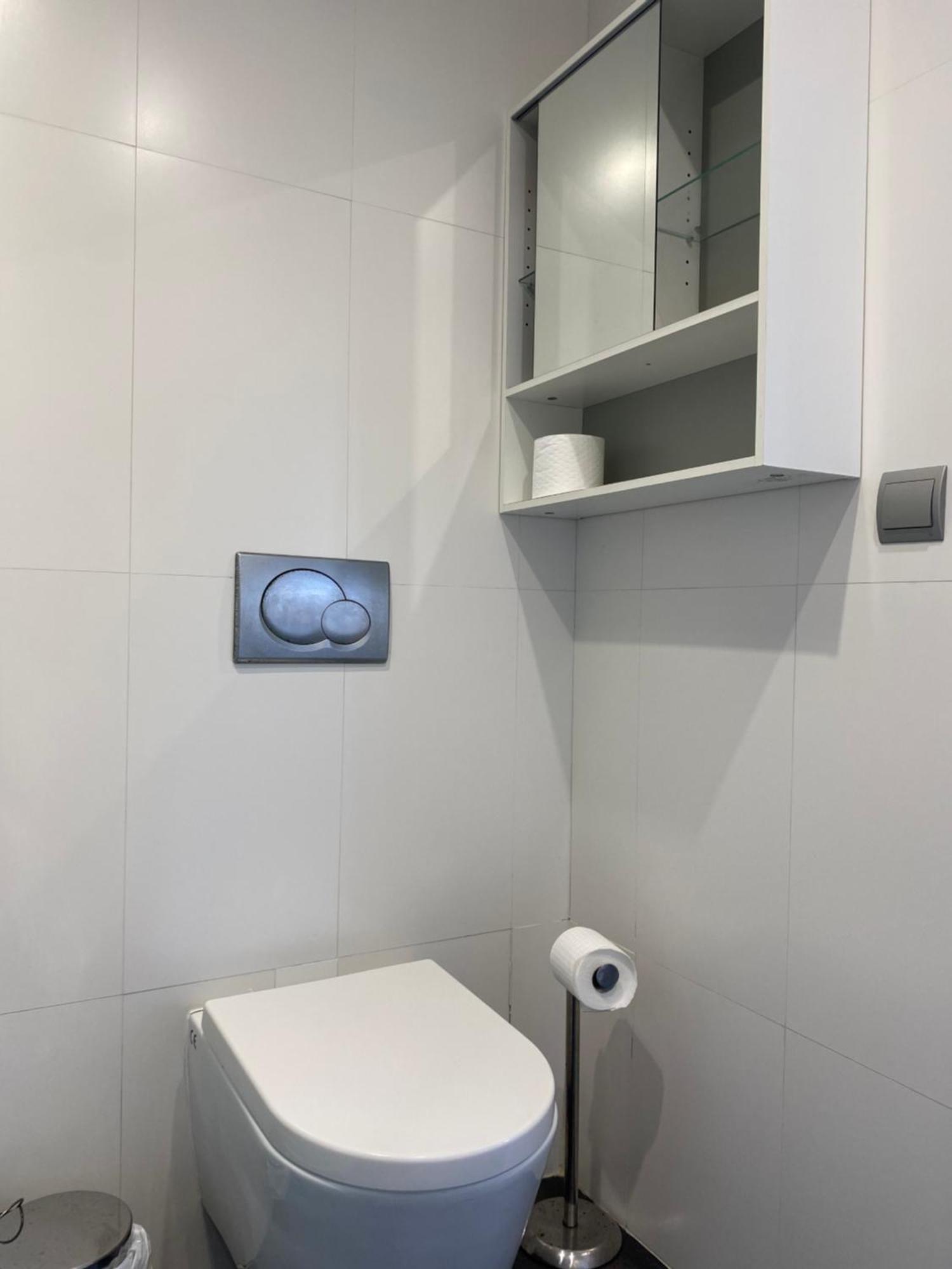 Apartamento frente al mar, moderno con aire acondicionado, parking y free Wi-Fi Benidorm Habitación foto