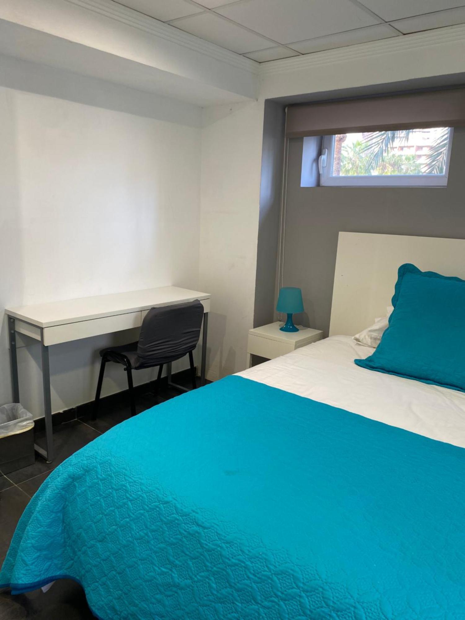 Apartamento frente al mar, moderno con aire acondicionado, parking y free Wi-Fi Benidorm Habitación foto