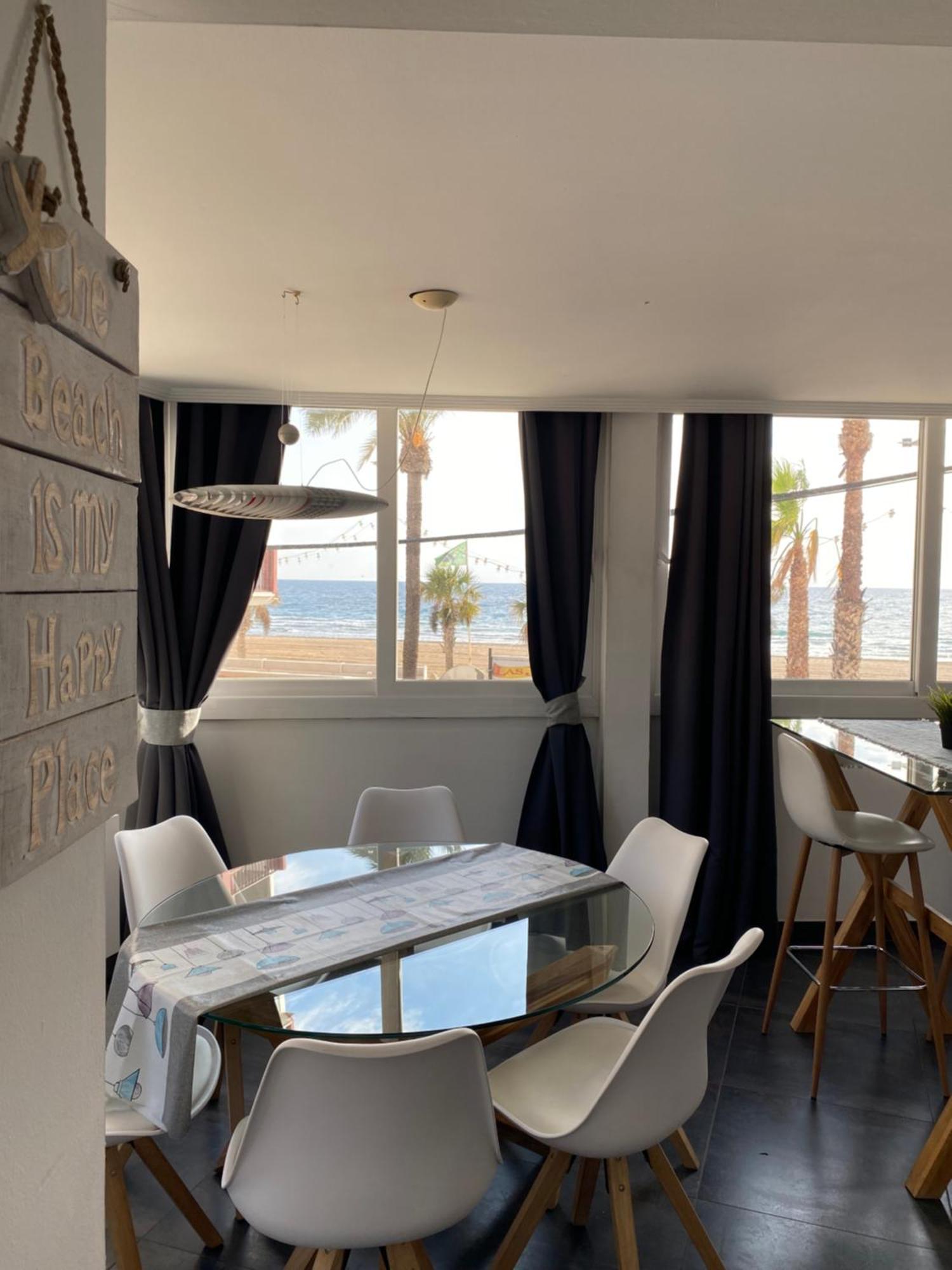 Apartamento frente al mar, moderno con aire acondicionado, parking y free Wi-Fi Benidorm Habitación foto