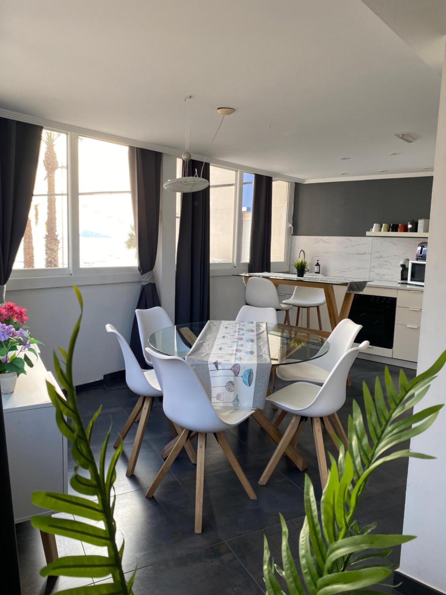 Apartamento frente al mar, moderno con aire acondicionado, parking y free Wi-Fi Benidorm Habitación foto