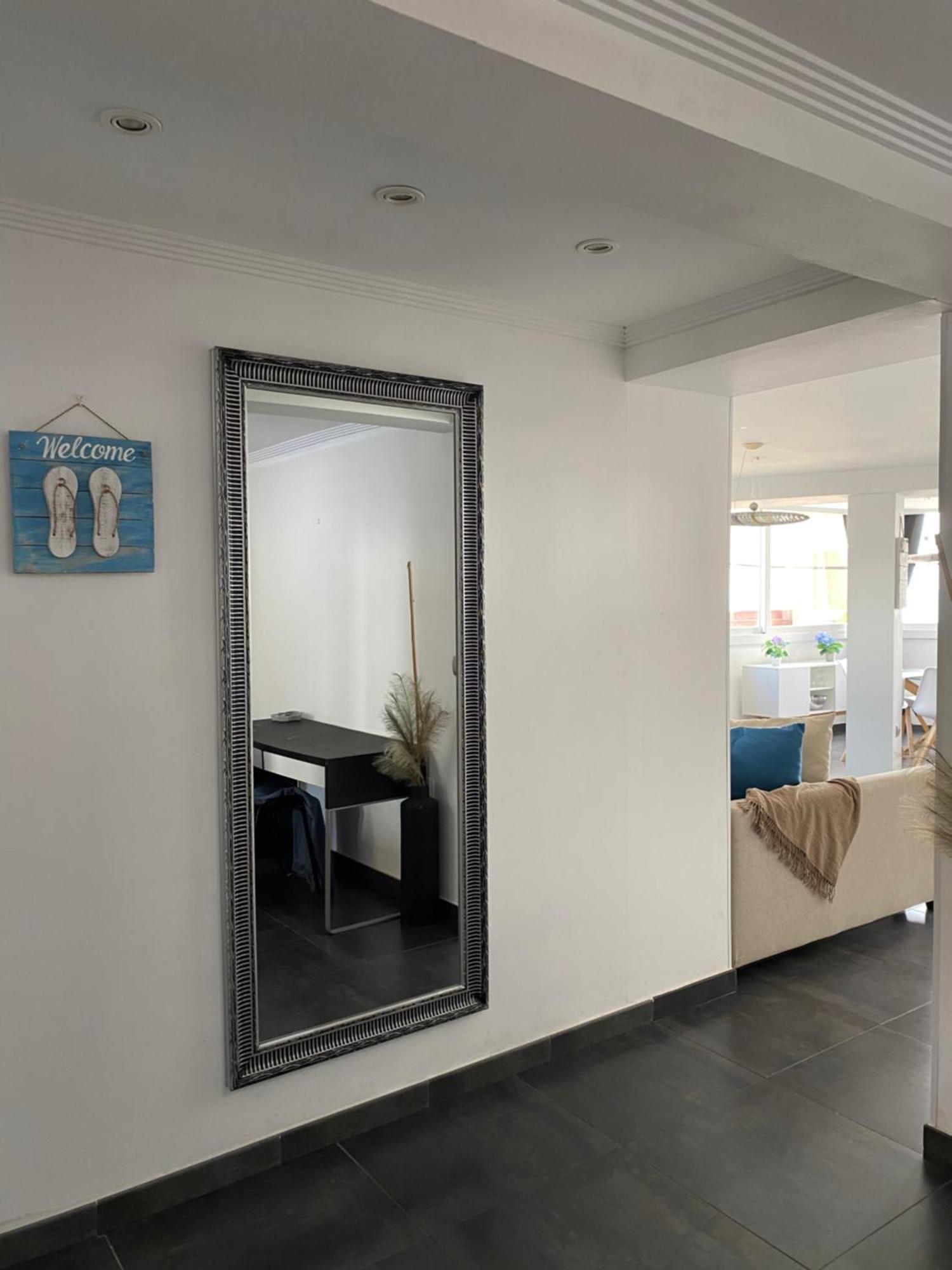 Apartamento frente al mar, moderno con aire acondicionado, parking y free Wi-Fi Benidorm Habitación foto
