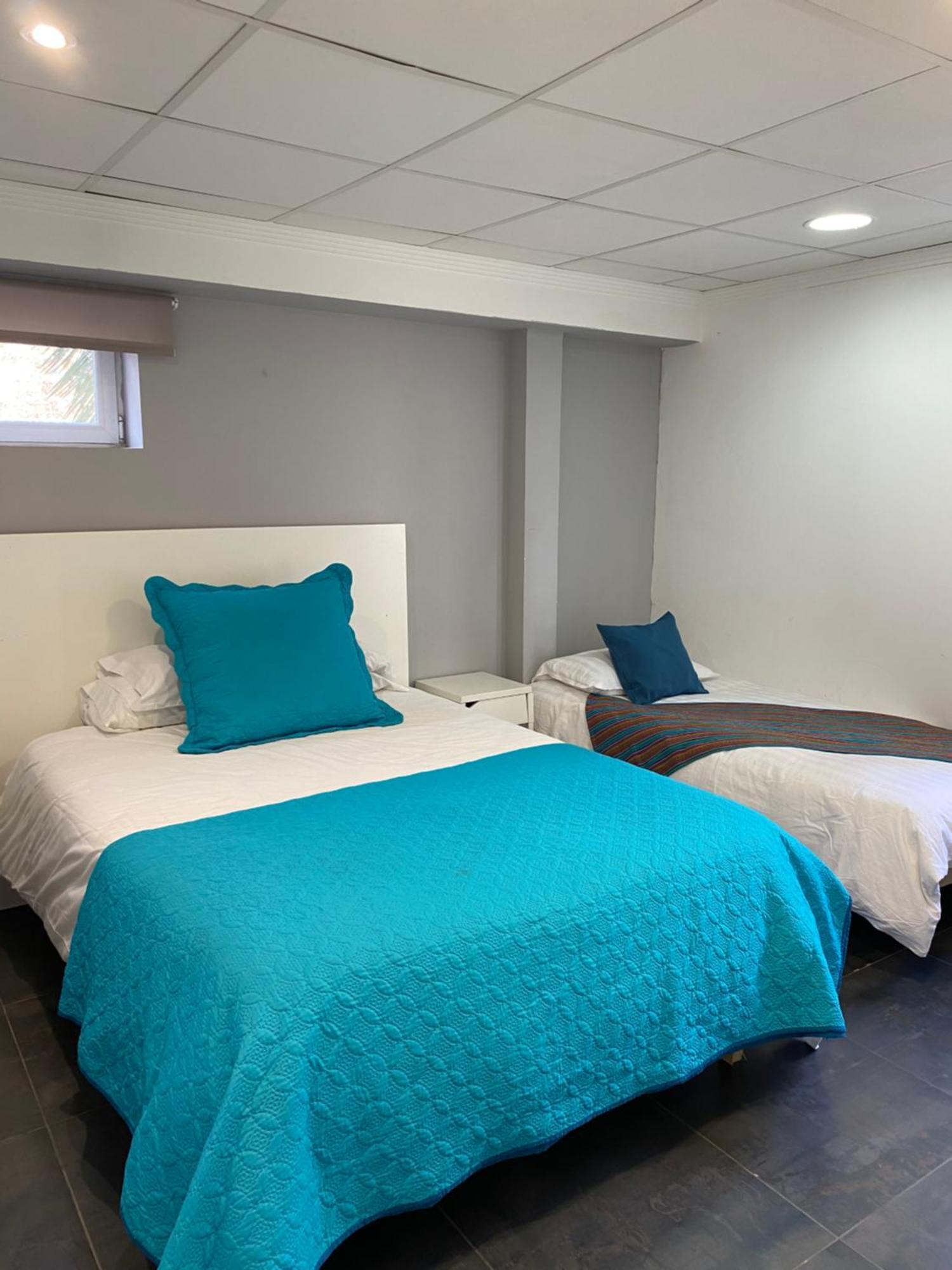 Apartamento frente al mar, moderno con aire acondicionado, parking y free Wi-Fi Benidorm Habitación foto