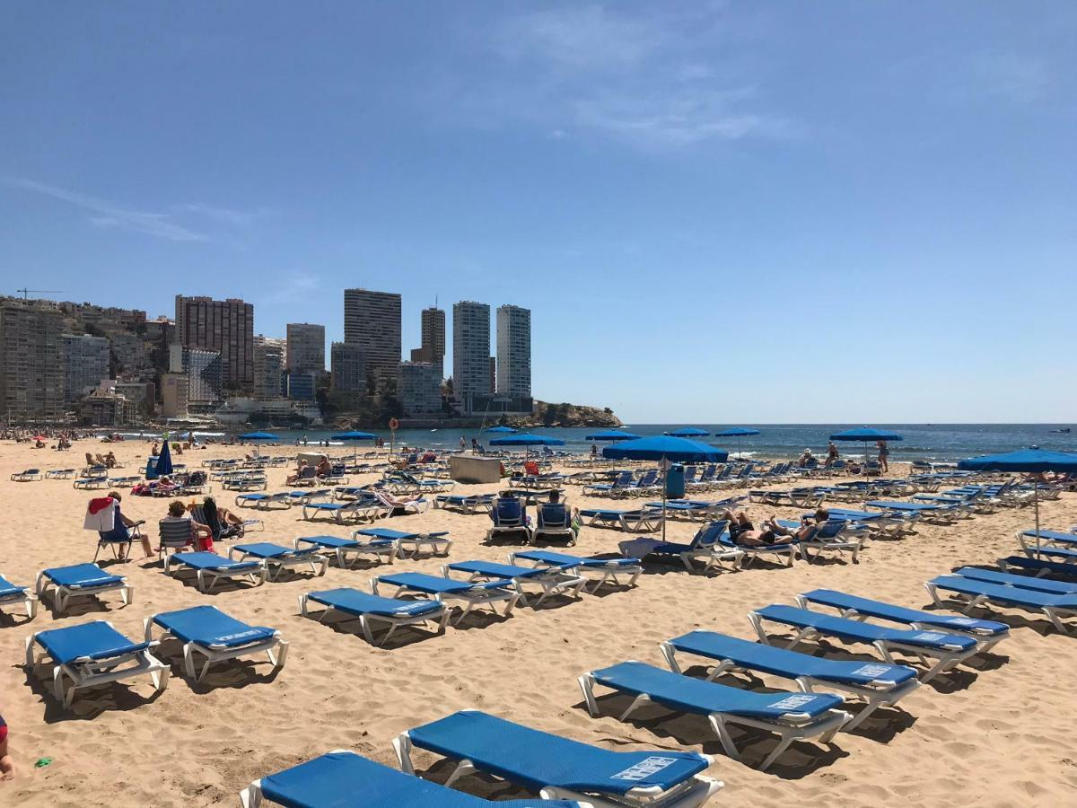 Apartamento frente al mar, moderno con aire acondicionado, parking y free Wi-Fi Benidorm Exterior foto