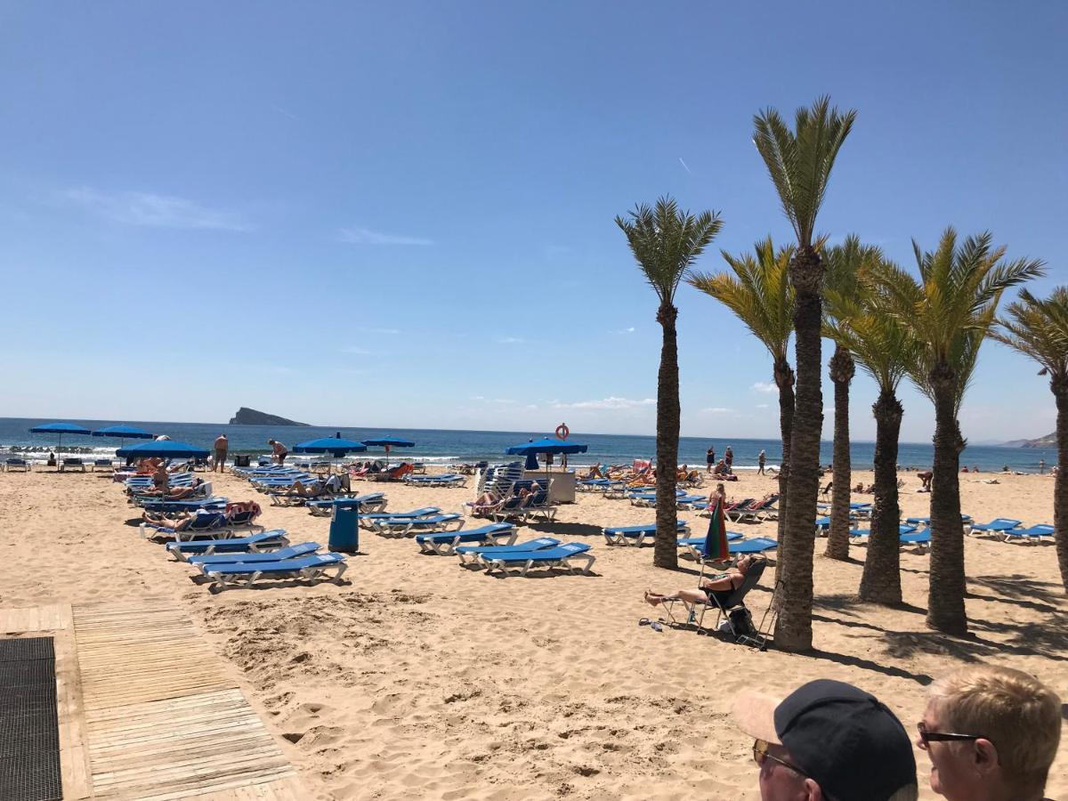 Apartamento frente al mar, moderno con aire acondicionado, parking y free Wi-Fi Benidorm Exterior foto